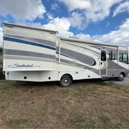 2005 Fleetwood Southwind 32V
